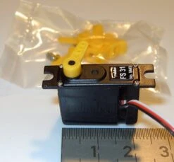 Servo Robbe FS 31 Pico (8449). 8mm Servo 4,7gr., 9Ncm,