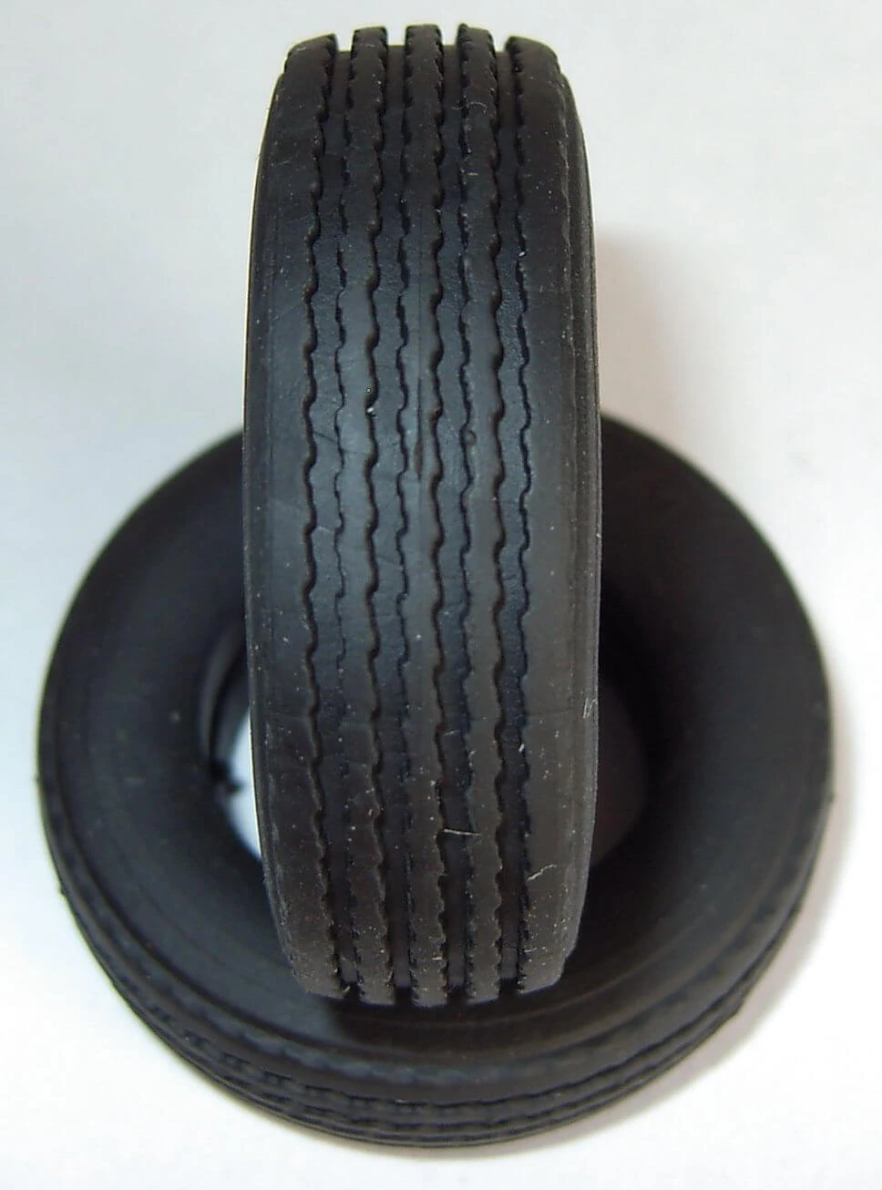 2 Tiefladerreifen FULDA MULTITONN 245/70 R17.5