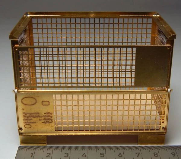 1 Naturgetreue Nachbildung Einer Gitter- Box Bzw – Bild 4